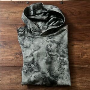 Lululemon men’s pullover Hoodie